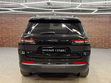 Jeep Grand Cherokee, 2021г, задний привод, автомат