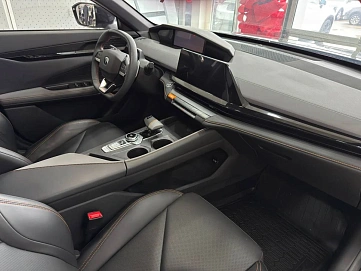 Changan UNI-V, 2023г, передний привод, робот