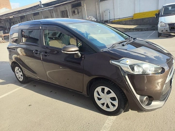 Toyota Sienta, 2016г, передний привод, вариатор