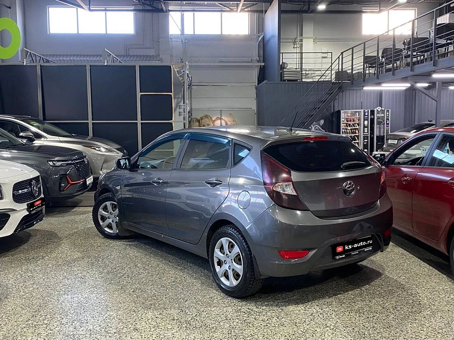 Hyundai Solaris, 2011г., передний привод, механика