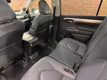 Toyota Highlander, 2025г, полный привод, автомат