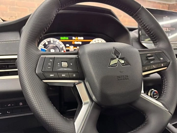 Mitsubishi Outlander, 2022г, передний привод, вариатор