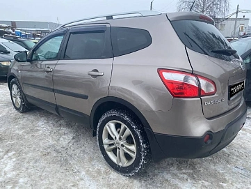 Nissan Qashqai, 2012г, передний привод, вариатор