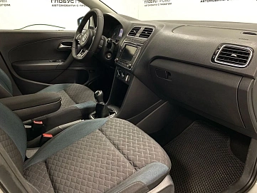 Volkswagen Polo, 2019г, передний привод, механика