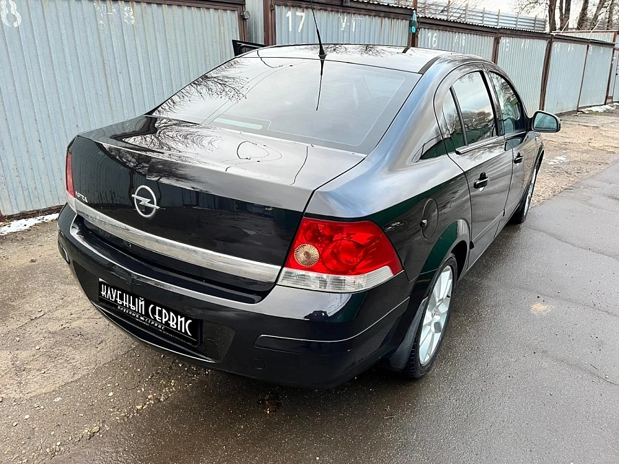 Opel Astra, 2010г., передний привод, автомат