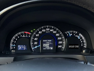 Toyota Camry, 2012г, передний привод, автомат