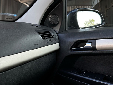 Opel Astra, 2008г, передний привод, робот