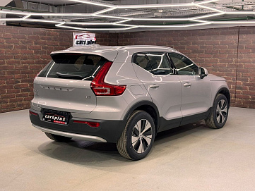 Volvo XC40, 2024г, передний привод, робот