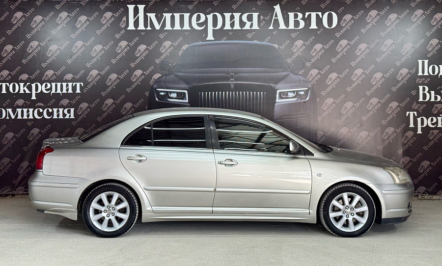 Toyota Avensis, 2003г., передний привод, автомат