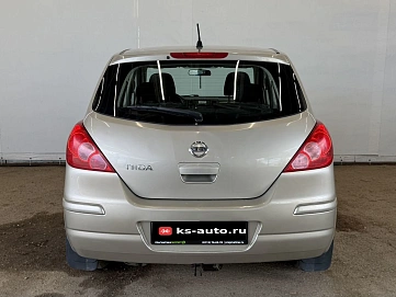 Nissan Tiida, 2012г., передний привод, автомат