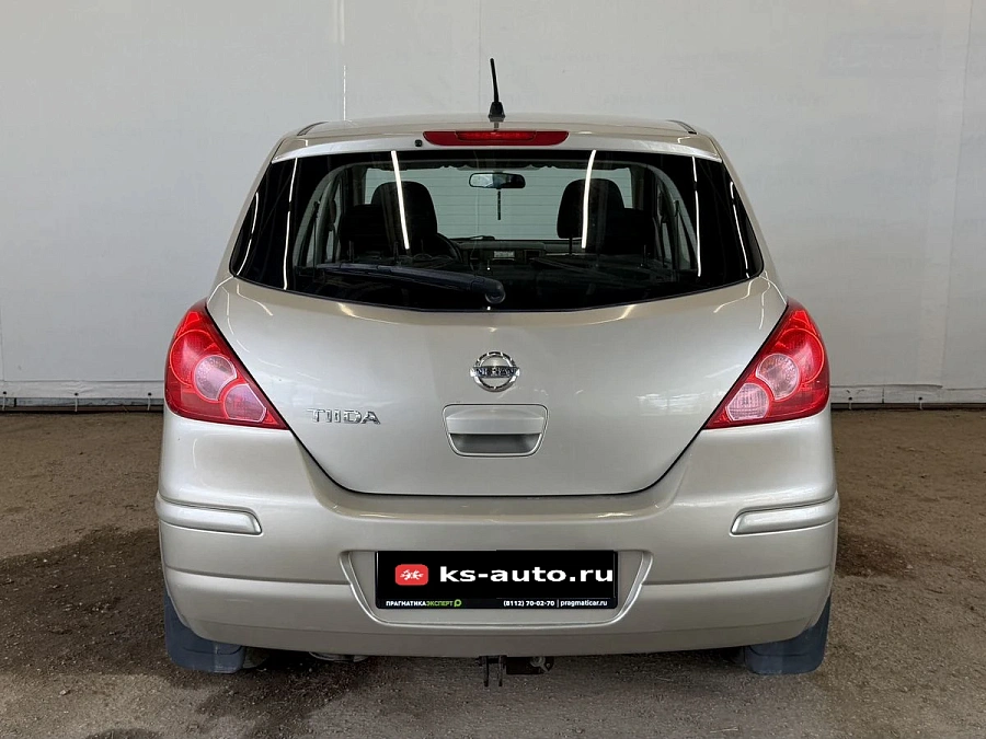 Nissan Tiida, 2012г., передний привод, автомат