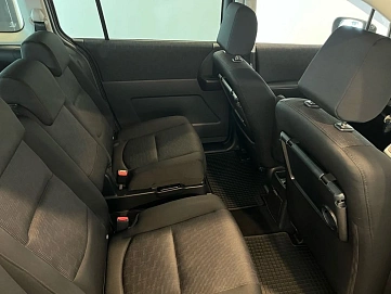 Mazda 5, 2008г, передний привод, механика