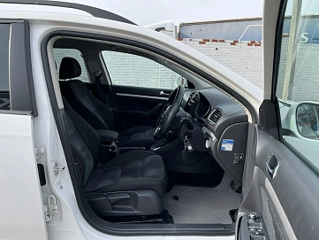 Volkswagen Golf, 2011г, передний привод, автомат