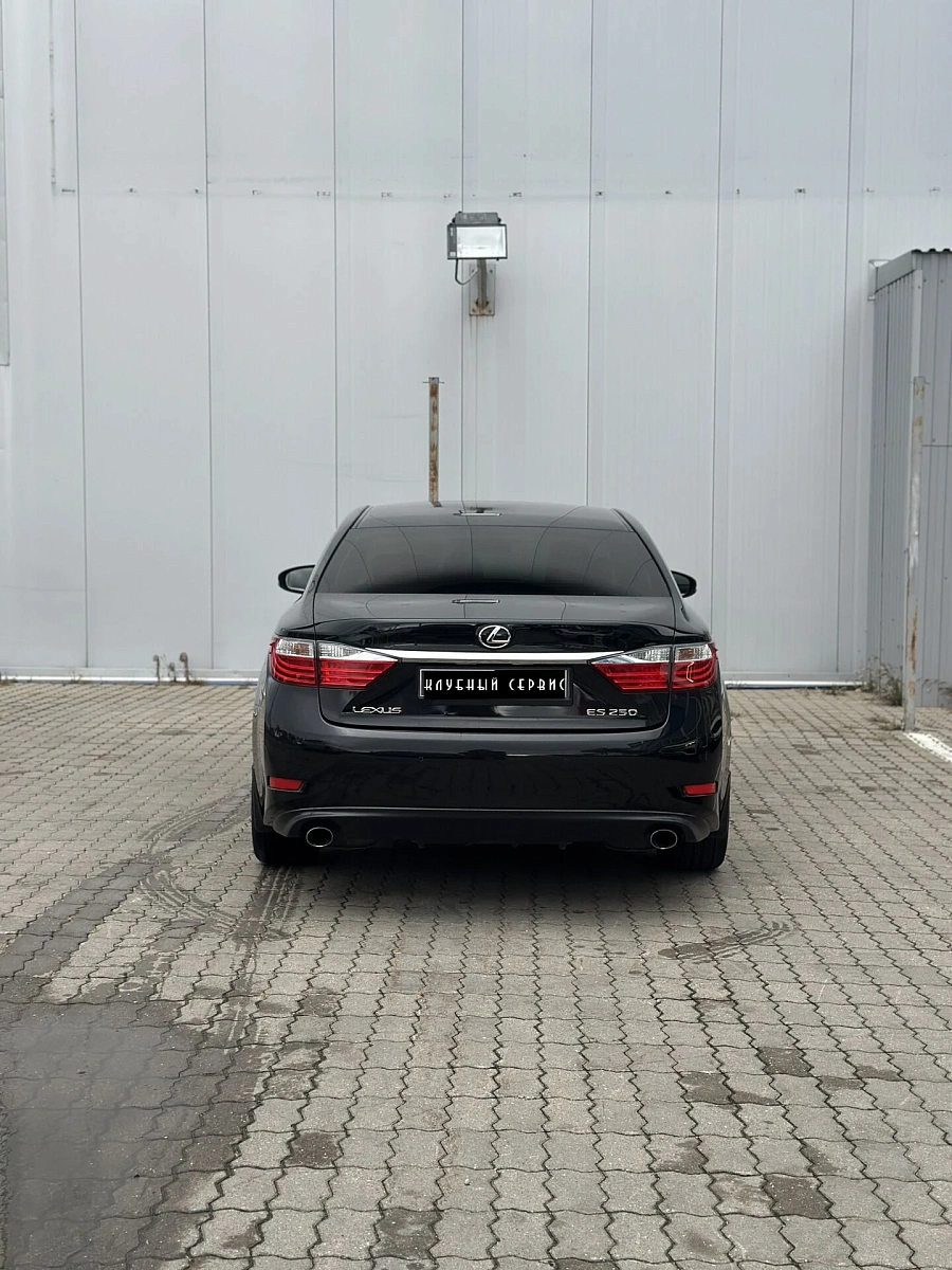 Lexus ES, 2015г., передний привод, автомат