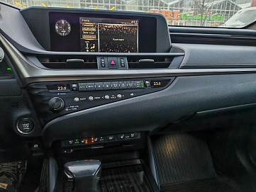 Lexus ES, 2019г, передний привод, автомат