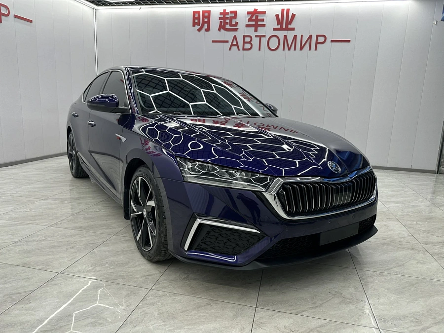 Skoda Octavia, 2022г., передний привод, робот