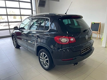 Volkswagen Tiguan, 2009г, полный привод, робот