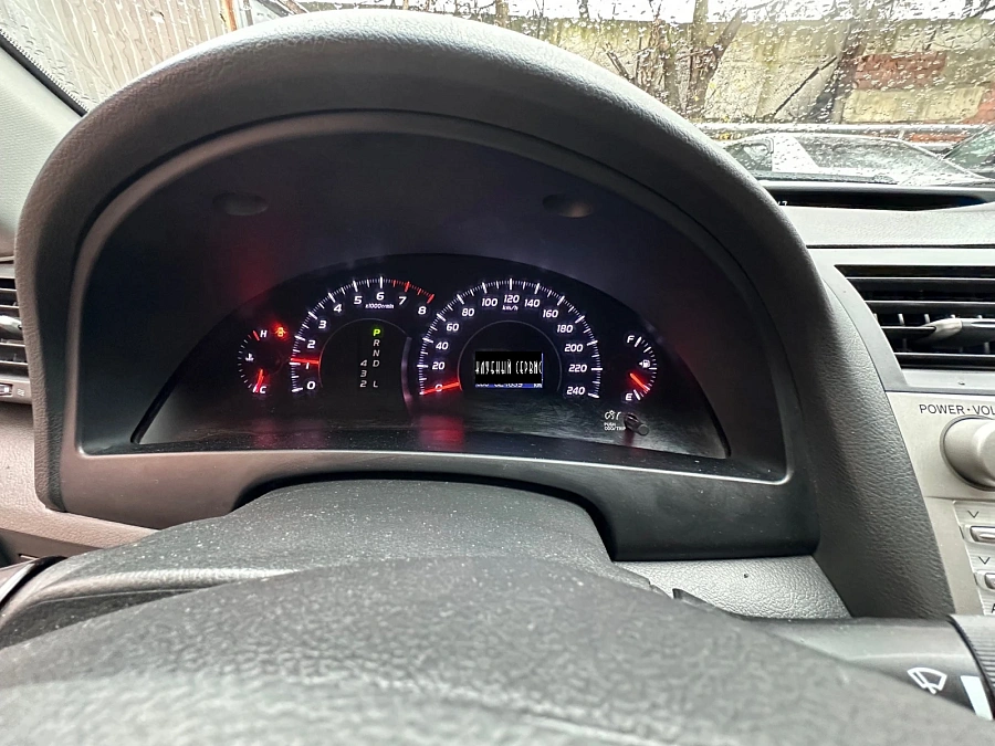 Toyota Camry, 2010г., передний привод, автомат