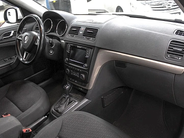 Skoda Yeti, 2015г, полный привод, робот