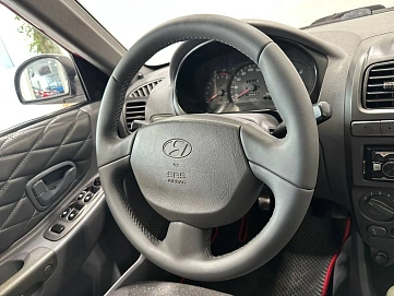 Hyundai Accent, 2004г, передний привод, механика