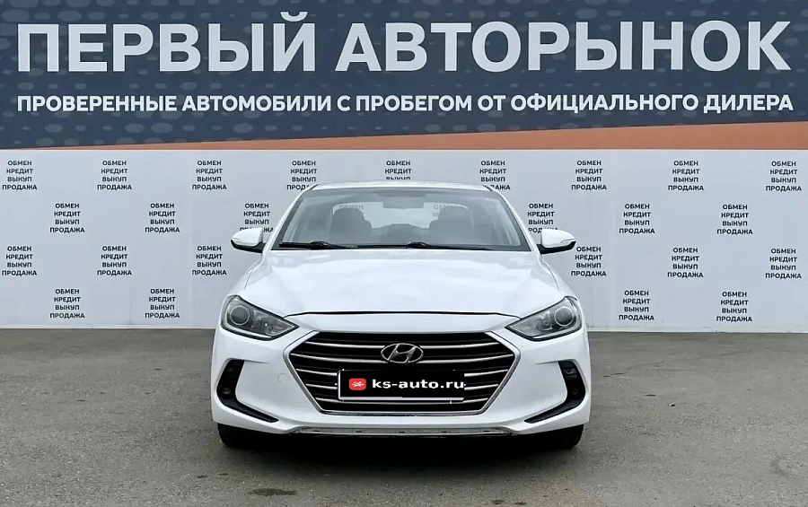 Hyundai Elantra, 2018г., передний привод, автомат