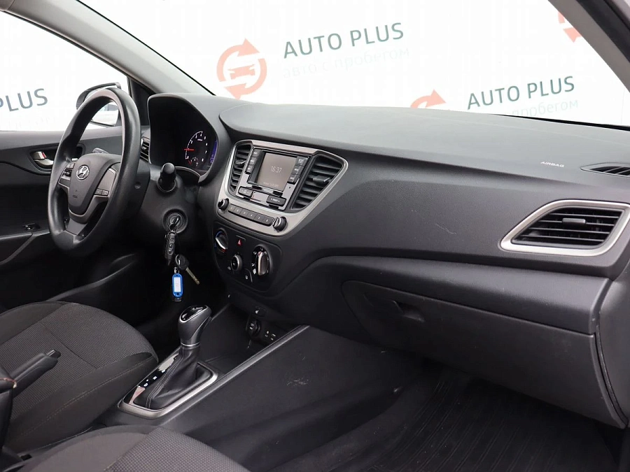 Hyundai Solaris, 2017г., передний привод, автомат
