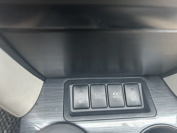 Toyota Camry, 2012г, передний привод, вариатор