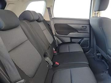 Mitsubishi Outlander, 2015г, передний привод, вариатор