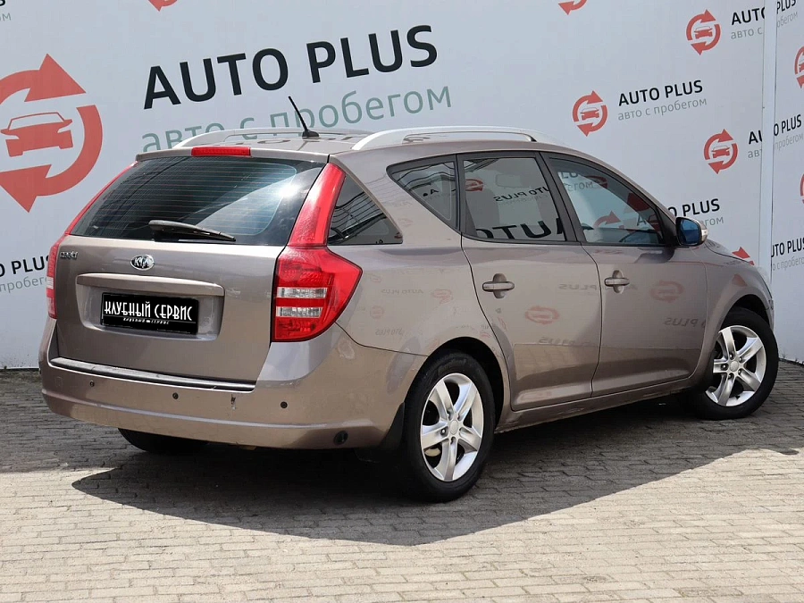 Kia Ceed, 2011г., передний привод, автомат
