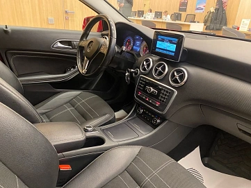 Mercedes-Benz A-Класс, 2015г, передний привод, робот