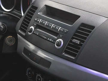 Mitsubishi Lancer, 2010г, передний привод, механика