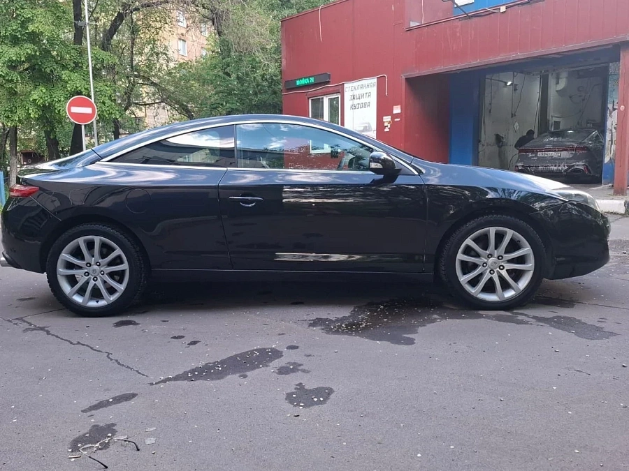 Renault Laguna, 2011г., передний привод, автомат