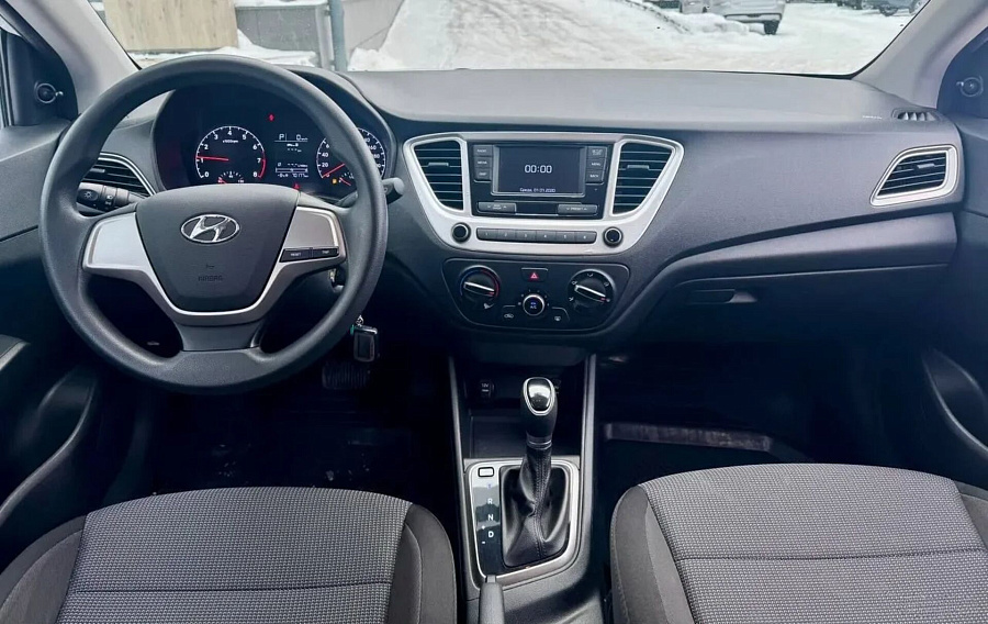 Hyundai Solaris, 2019г., передний привод, автомат