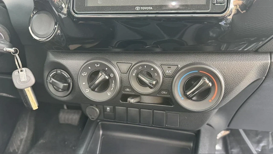 Toyota Hilux, 2024г., полный привод, автомат