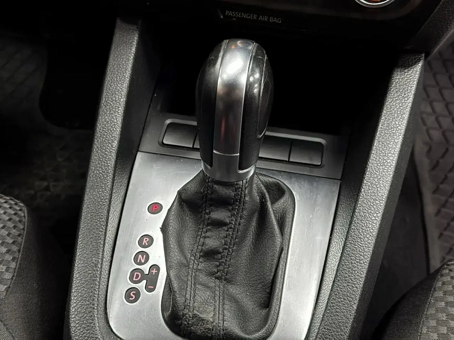 Volkswagen Jetta, 2014г., передний привод, автомат