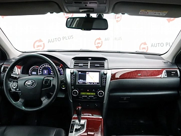 Toyota Camry, 2014г, передний привод, автомат