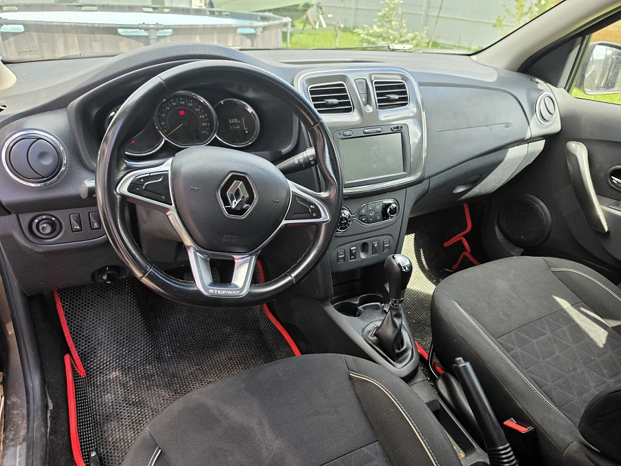 Renault Sandero, 2018г., передний привод, вариатор