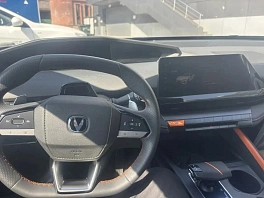 Changan UNI-V, 2022г, передний привод, робот