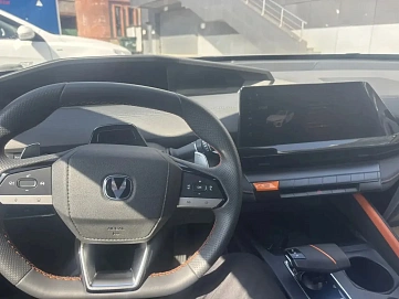 Changan UNI-V, 2022г, передний привод, робот