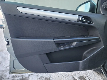 Opel Astra, 2013г, передний привод, механика