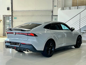 Changan UNI-V, 2023г, передний привод, робот