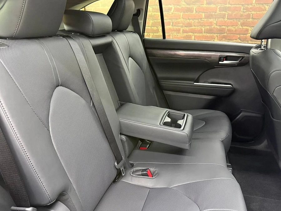 Toyota Highlander, 2025г., полный привод, автомат