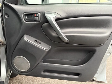 Toyota RAV4, 2004г, передний привод, автомат