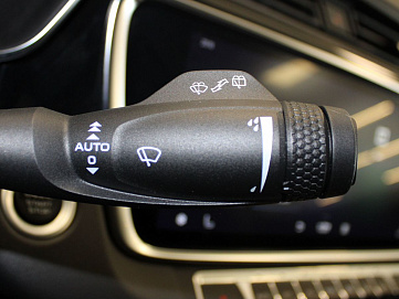Geely Atlas Pro, 2023г, передний привод, автомат