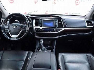 Toyota Highlander, 2015г, полный привод, автомат