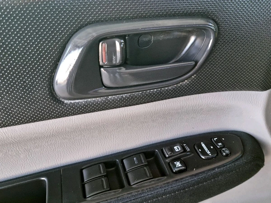 Subaru Forester, 2006г., полный привод, механика