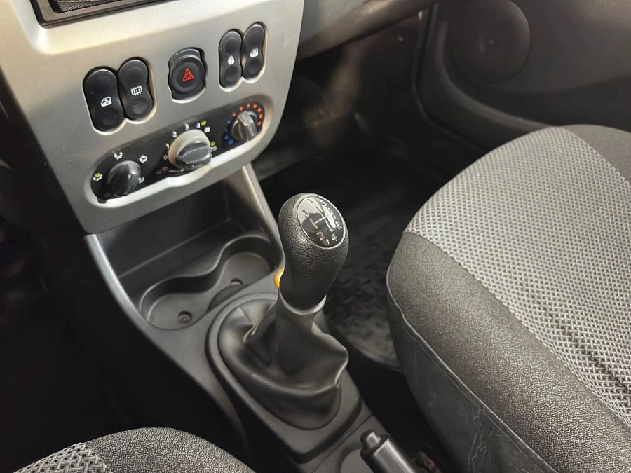 Renault Logan, 2011г., передний привод, механика