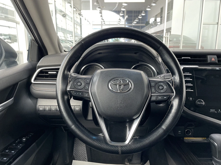 Toyota Camry, 2020г., передний привод, автомат