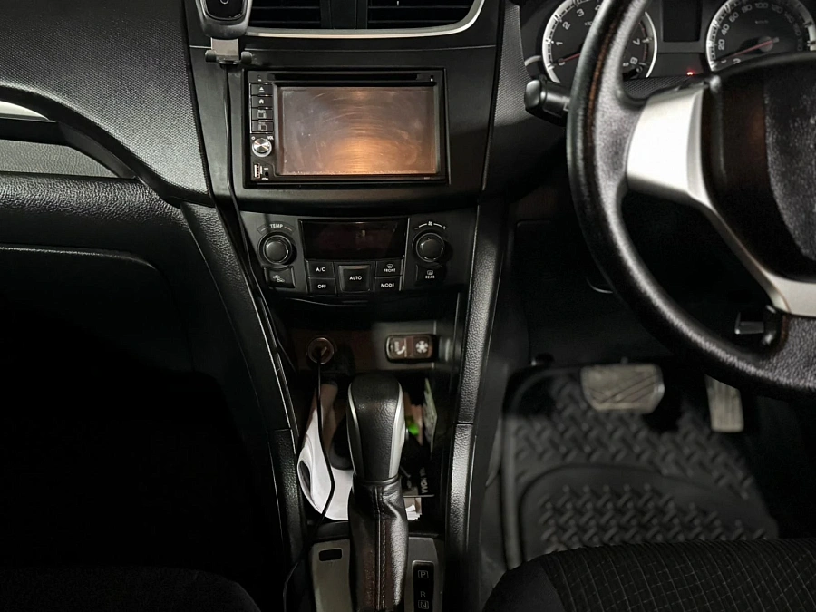 Suzuki Swift, 2014г., передний привод, вариатор