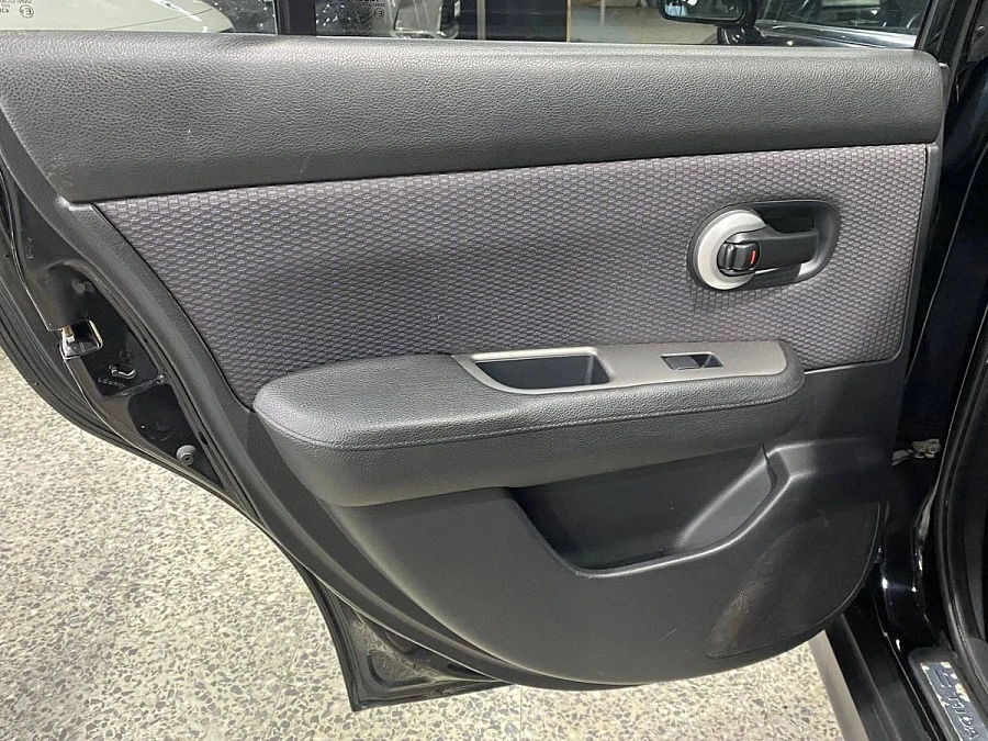 Nissan Tiida, 2008г., передний привод, механика